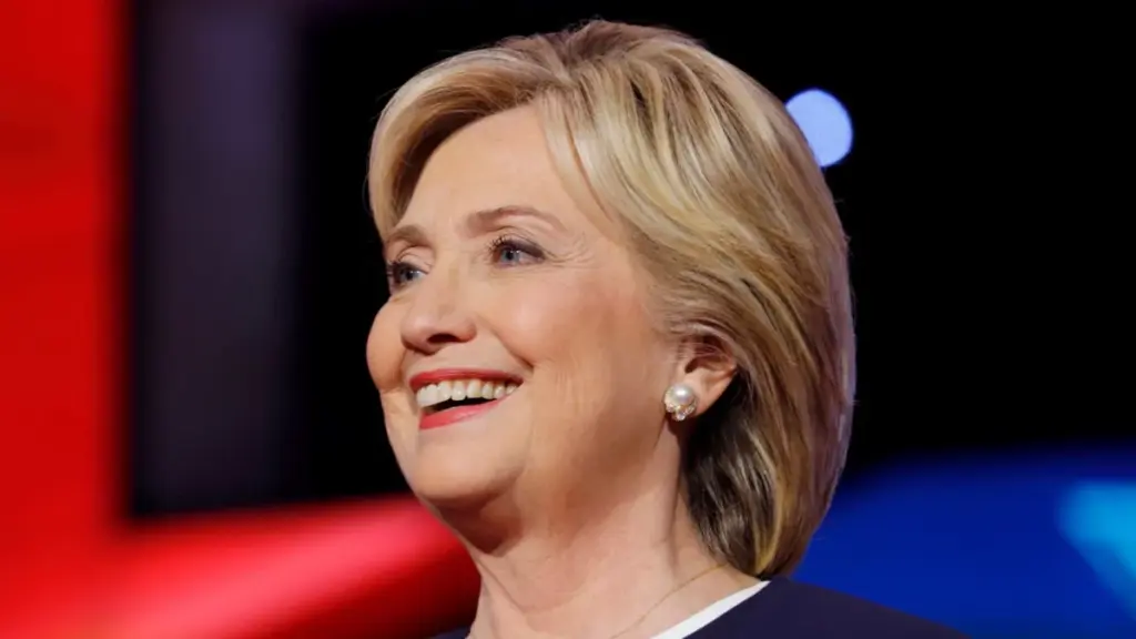 Hillary Clinton verspottet Trumps radikalen Plan zur Änderung der Währungsgesetze
